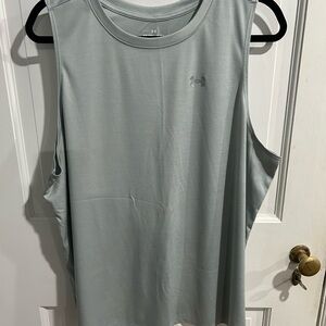 Under Armour Women's loose tank in light Gray